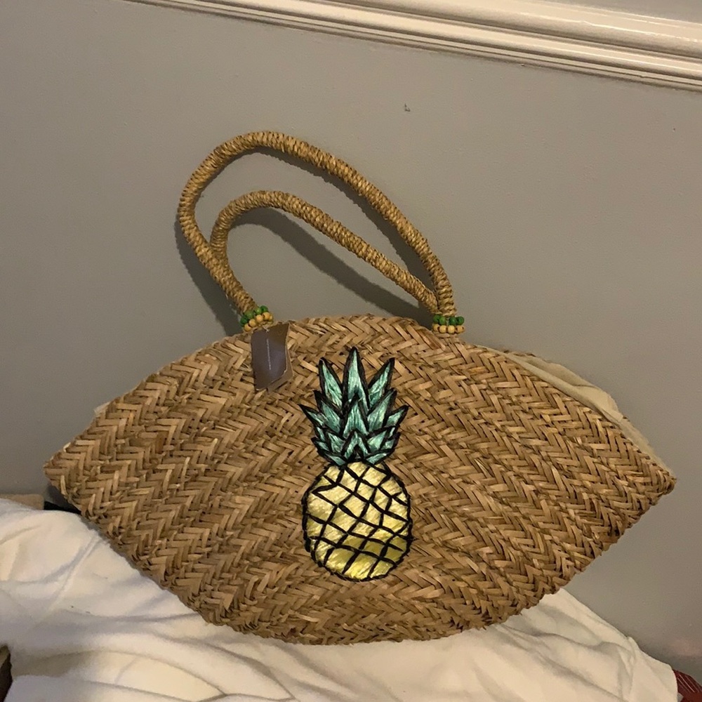 Pineapple straw tote